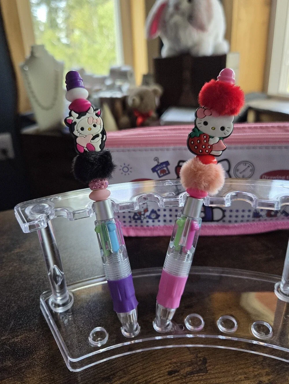 NWT 16 Plus Piece Little Girl Hello Kitty Artist Gift Set